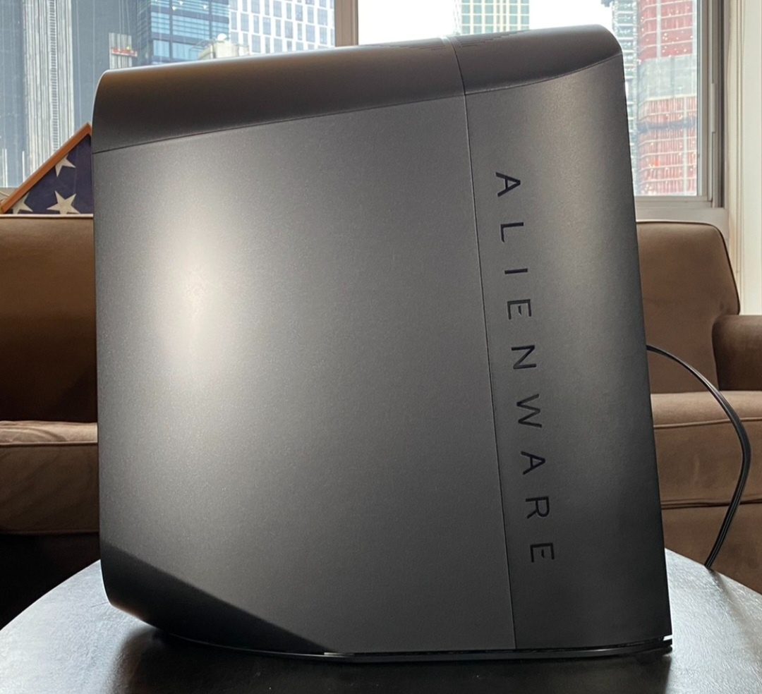 Alienware Aurora R10 (RTX 3090 24GB, 64GB RAM, 2TB SSD) - 2