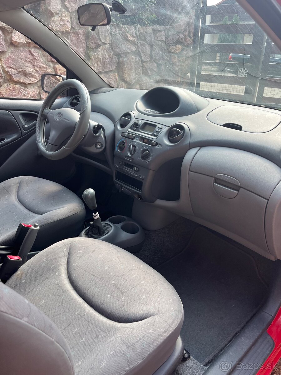 Toyota yaris - 2