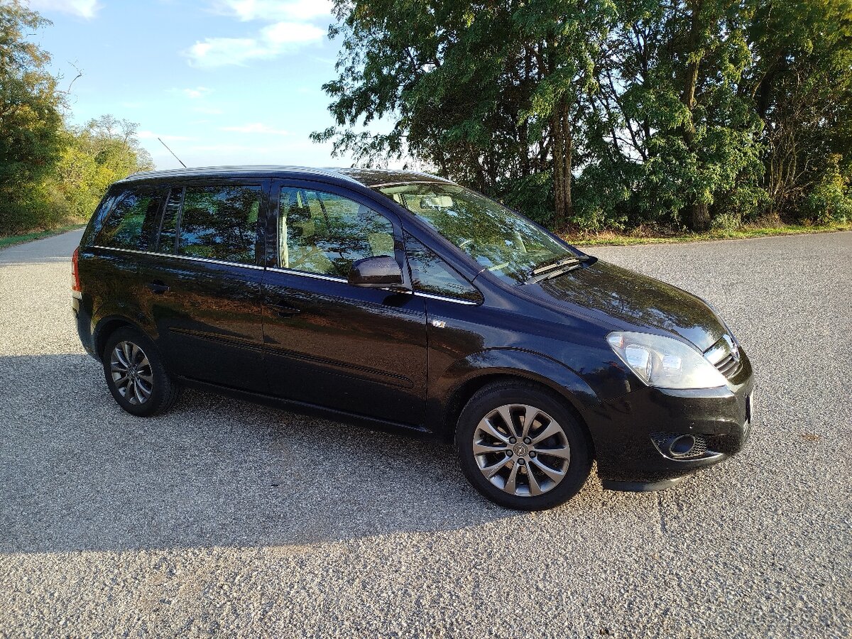 Opel Zafira 1.8 benzín 7 miest - 2