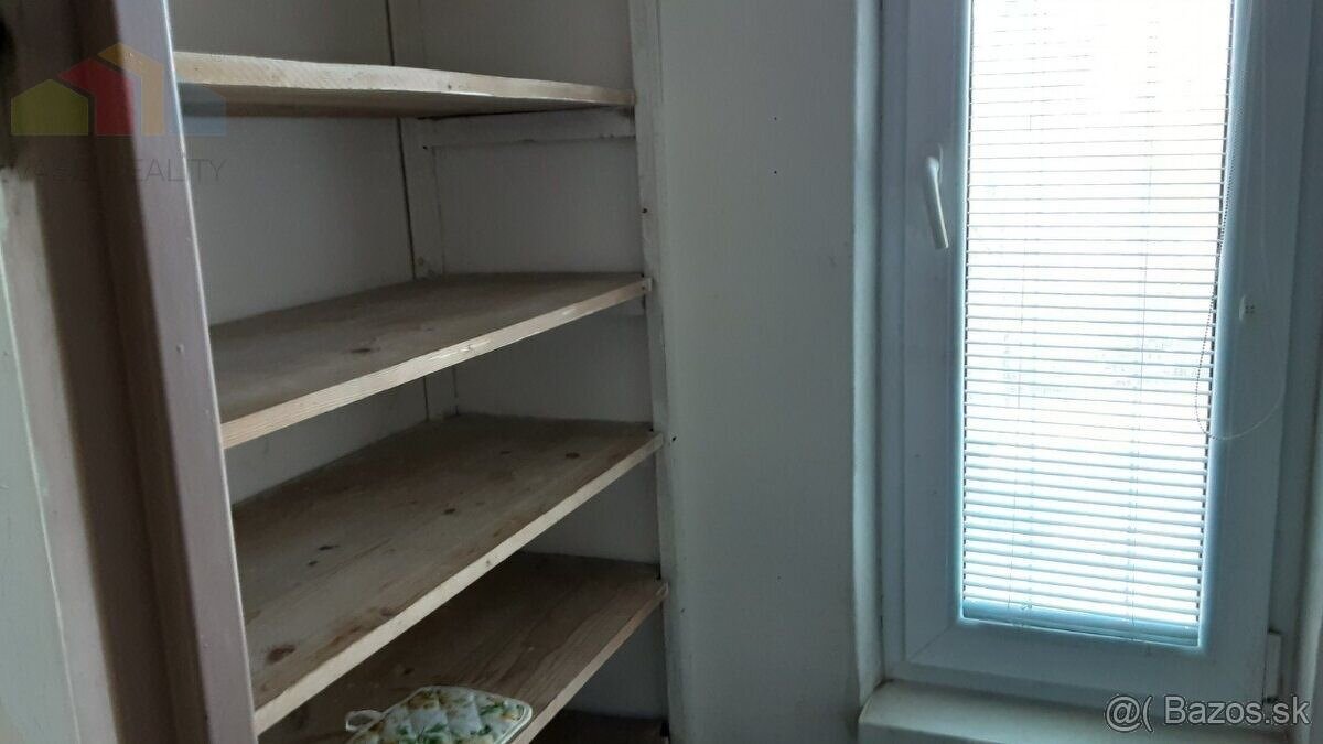 Predaj 3 izbový byt s balkónom - 2