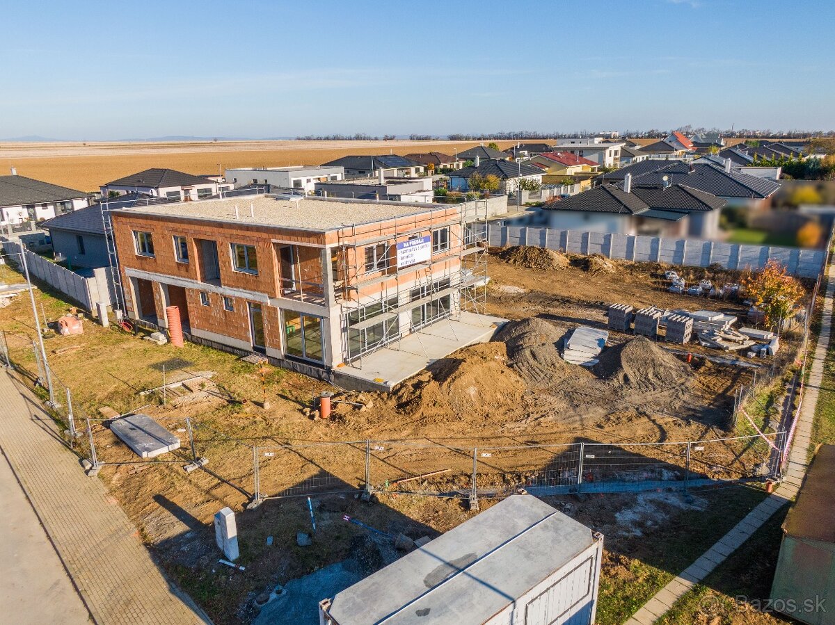 PREDAJ: POLYFUNKČNÁ NOVOSTAVBA VO ZVONČÍNE - 2