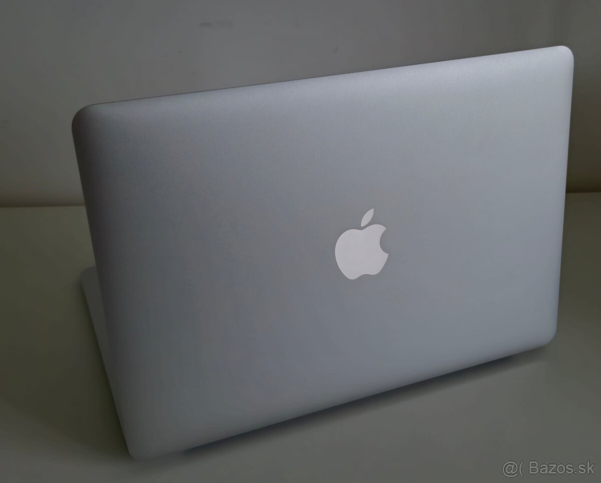 Apple MacBook Air 13" (Early 2014) - 2
