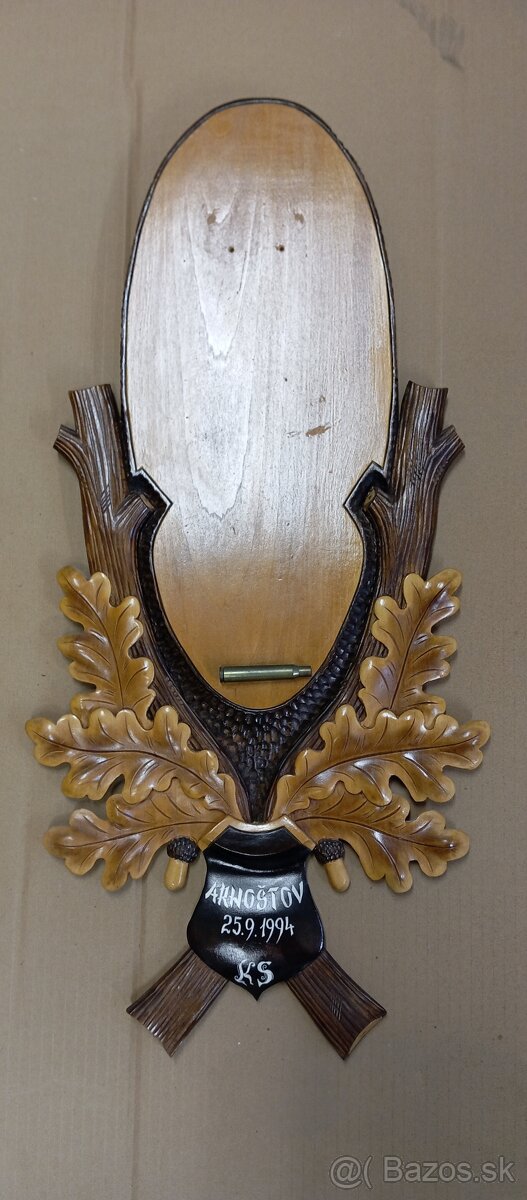 Podložky pod trofeje,parohy,polovníctvo. - 2