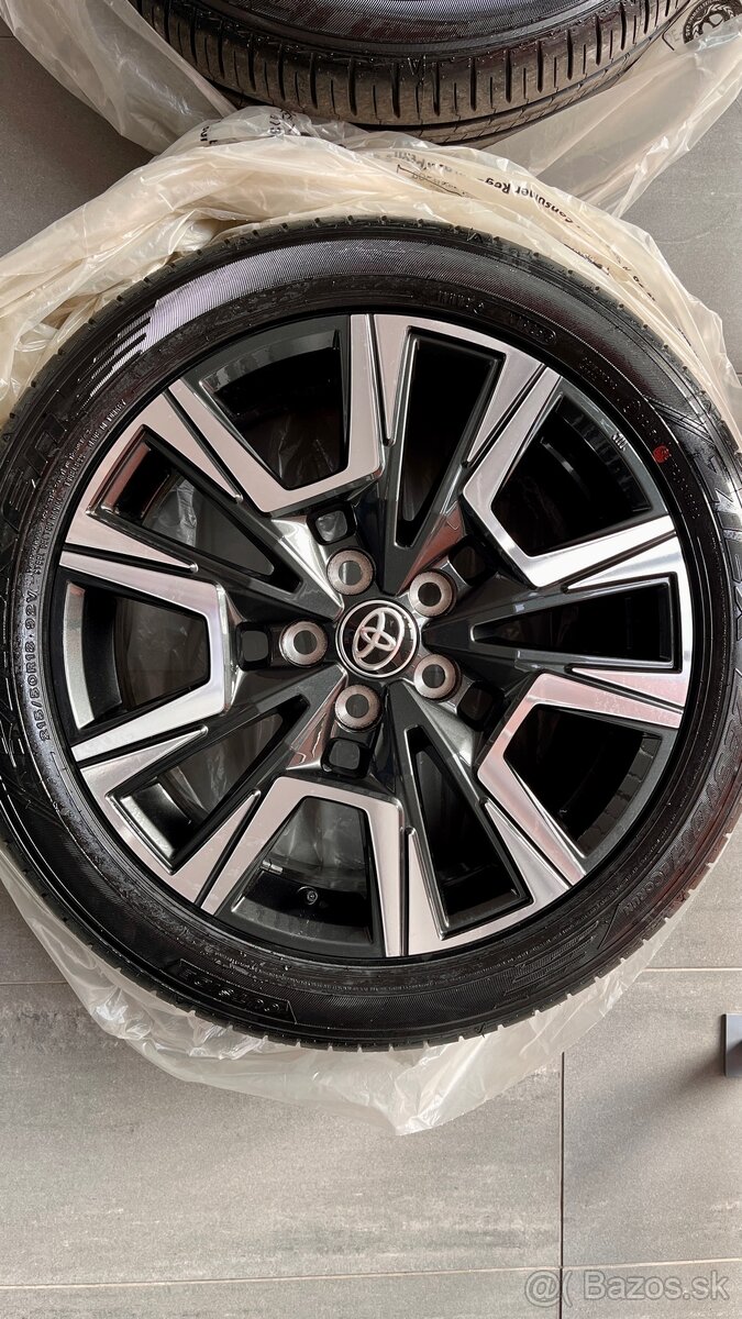5x114,3 R18 Letna sada Original Toyota NOVA - 2