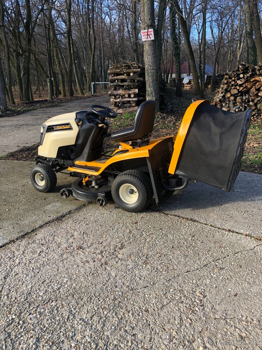 Záhradný traktor Cub Cadet - 2