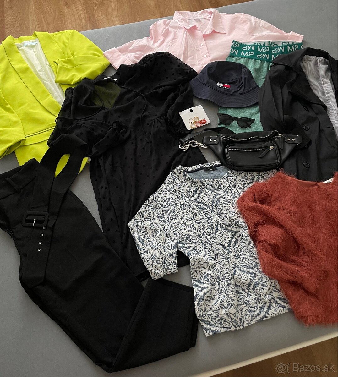 Balík dámskeho oblečenia - 2