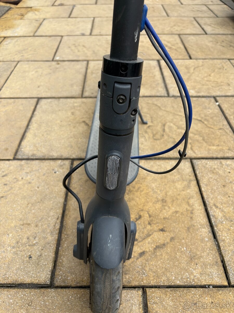 Xiaomi Mi Electric Scooter 3 - 2