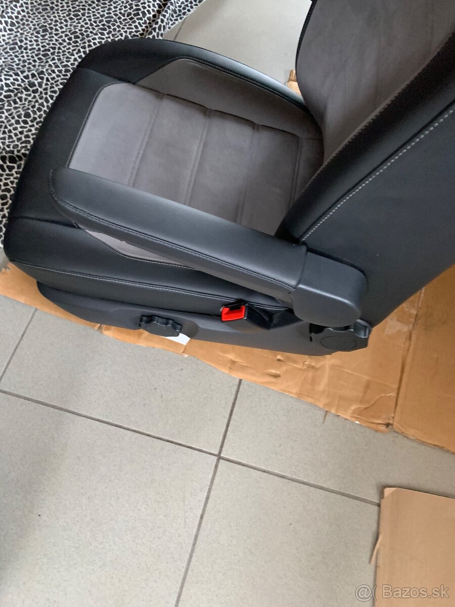 Spolujezdec OTOČENÉ vyhřívané sedadlo VW Multivan T6.1 - 2