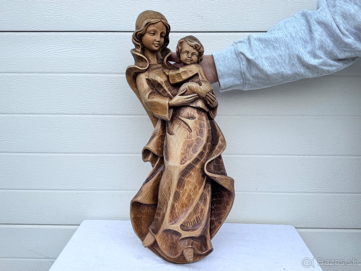 Velká dřevěná socha Panny Marie značená řezbářem - 2