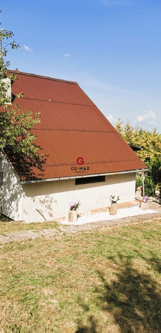 Utečte od mestského zhonu – Idylická chata na predaj v Sečov - 2