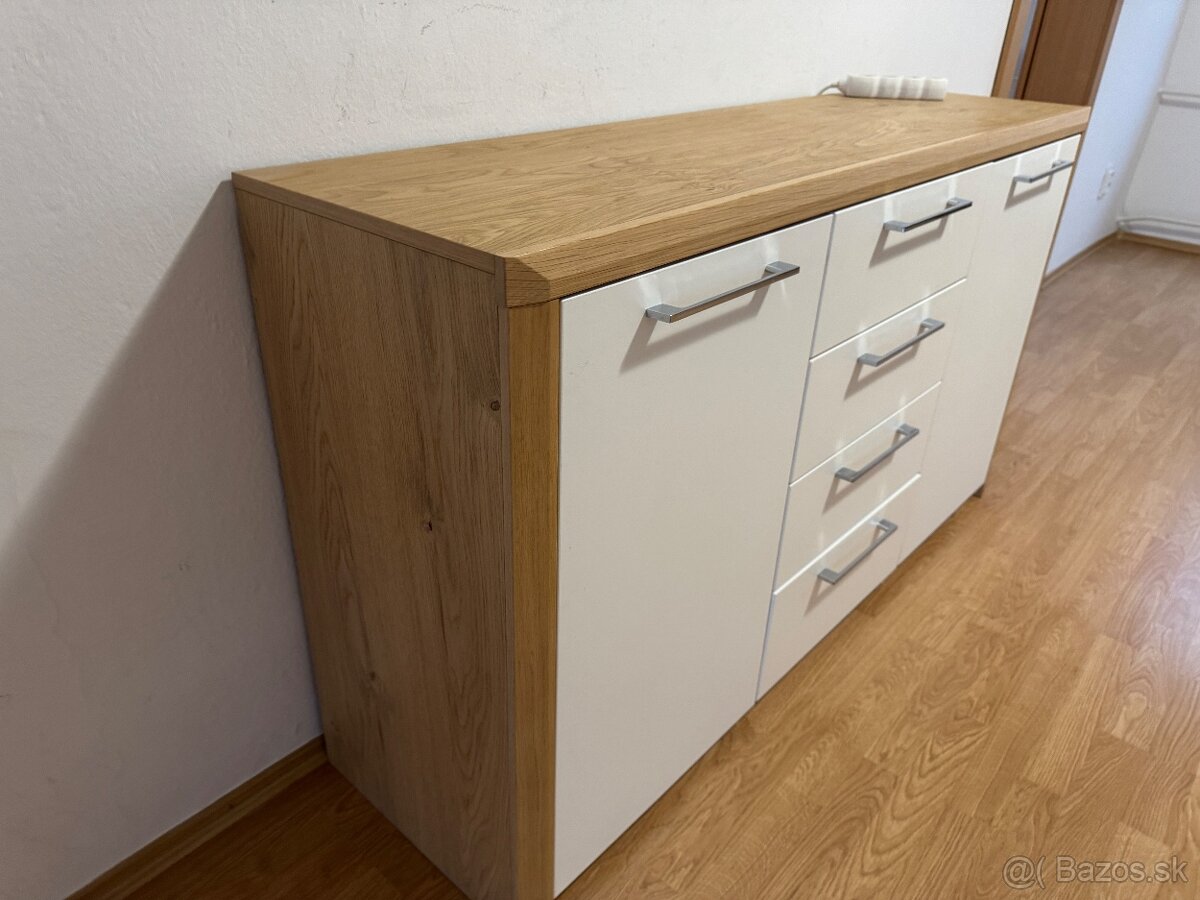Komoda - 2