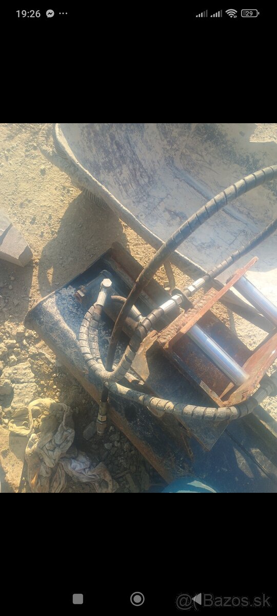 Predam hydraulickú svahovaciu lyžicu na minibager - 2