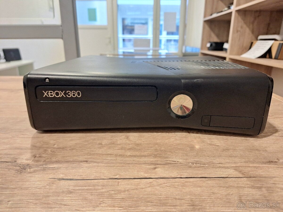 Xbox 360 4GB - 2