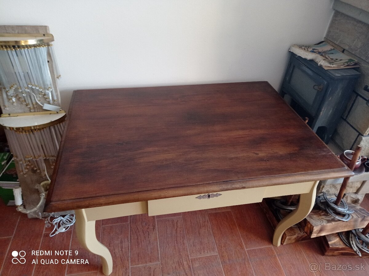 Masivny restaurovany stol - 2