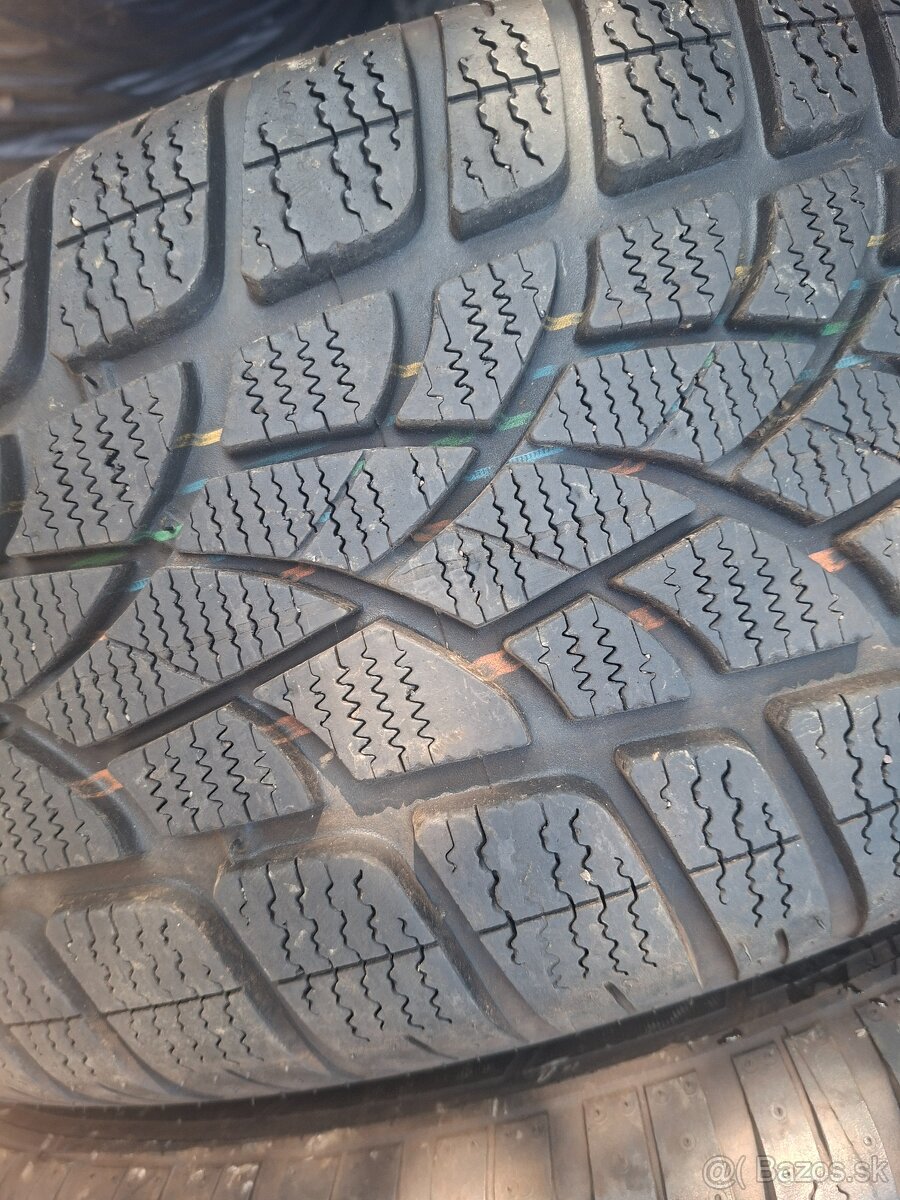 225/60R17 Dunlop - 2