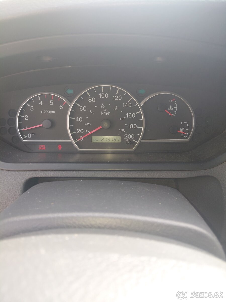 Predam kia carens - 2