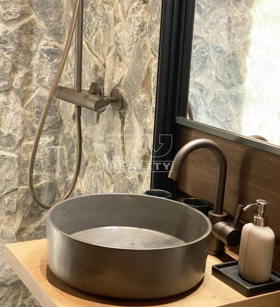 TUreality pripravuje na predaj jedinečnú chatu v Zázrivej - 2