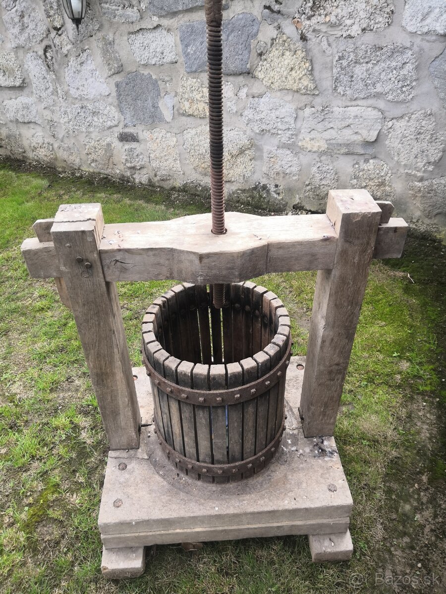 Drevený preš na hrozno - 2