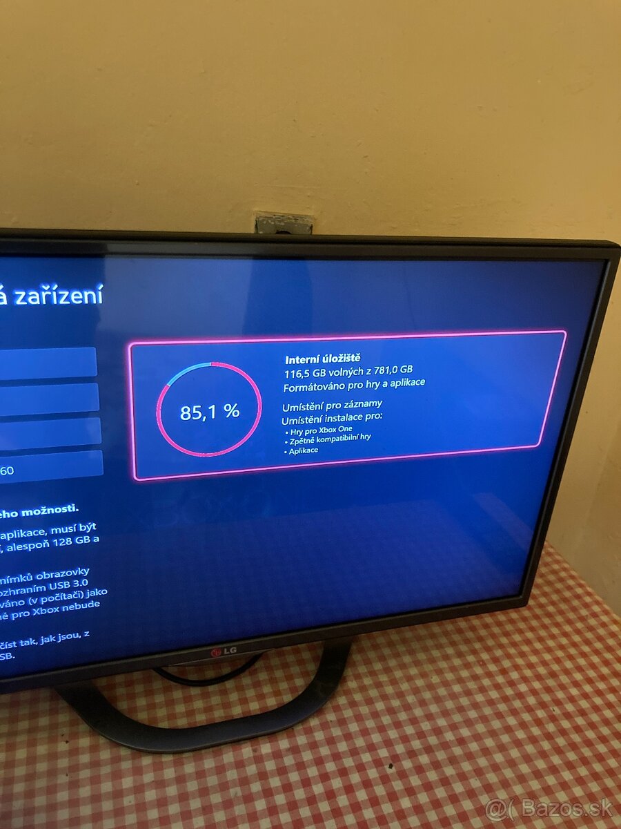 Xbox one S - 1000 GB + ovladač + příslušenství - 2