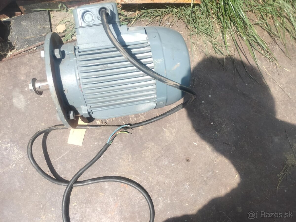 Prírubový elektromotor 2,2 kW (13) - 2