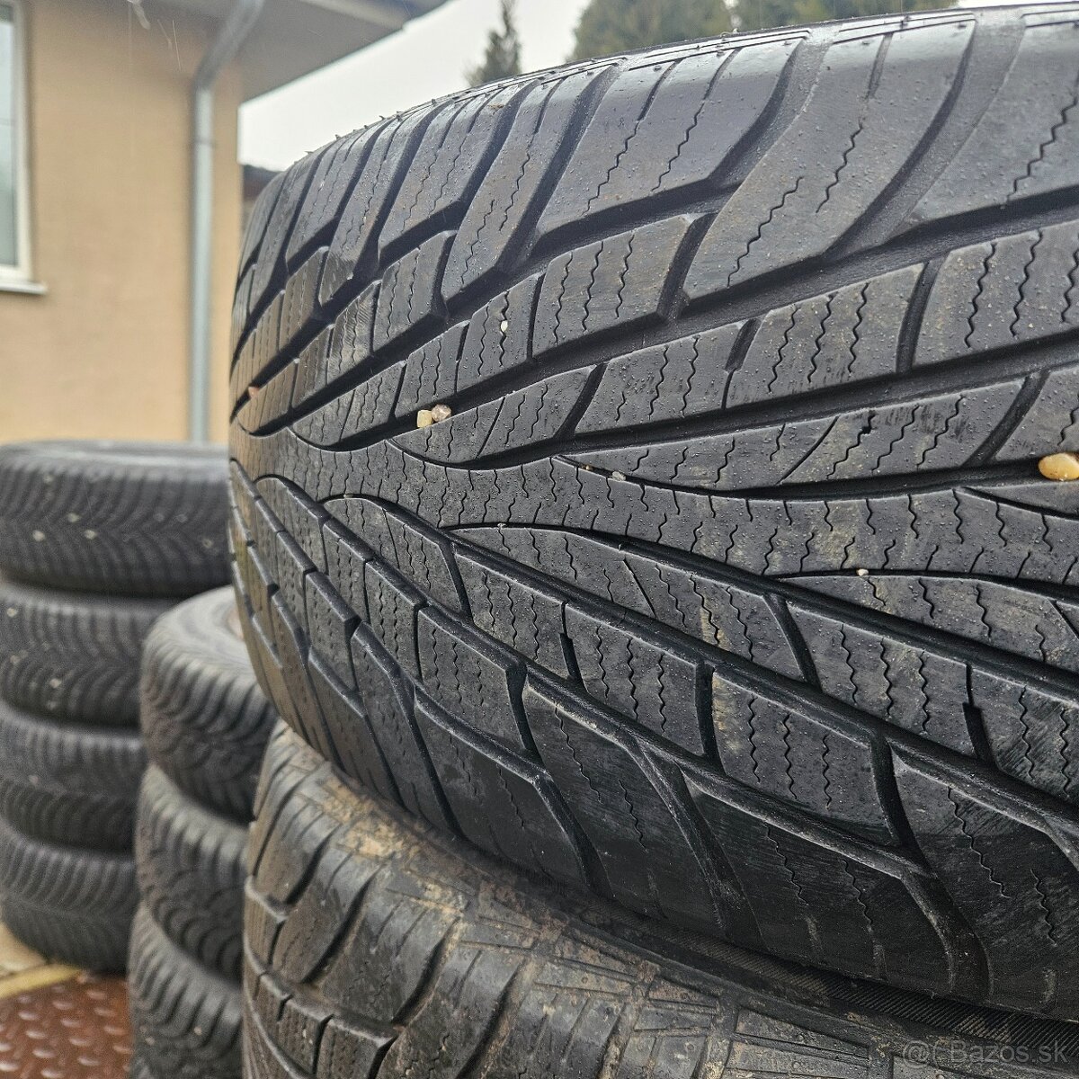 255/60 r17 Maxxis - 2
