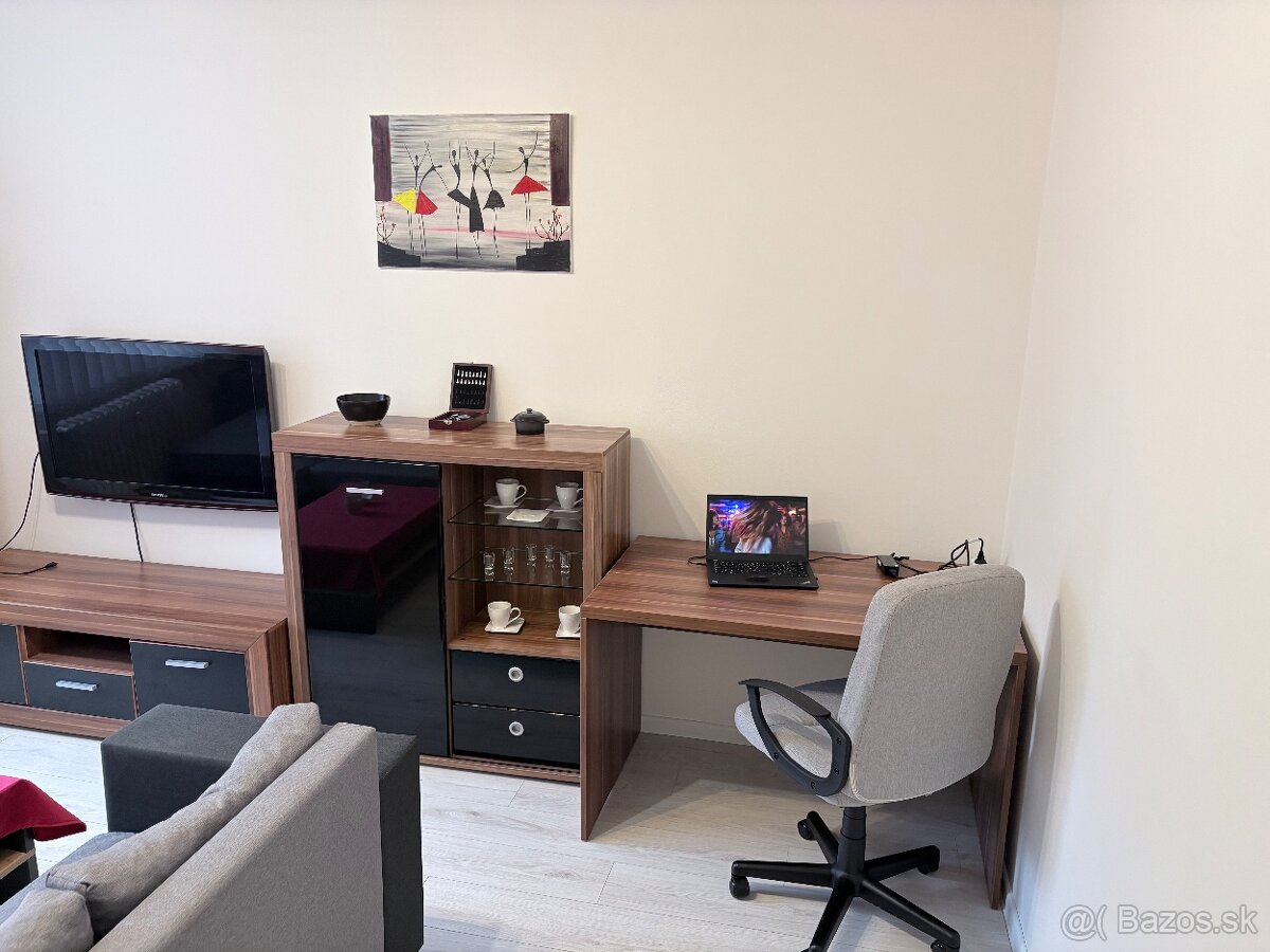 Krátkodobý prenájom 2-izbový byt - 2