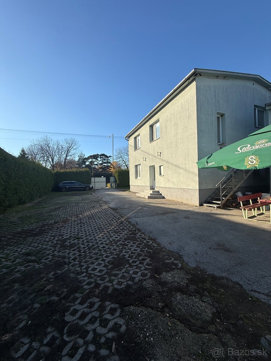 Na prenájom 5 izbový rodinnný dom pre firmy - Voľný ihned - 2