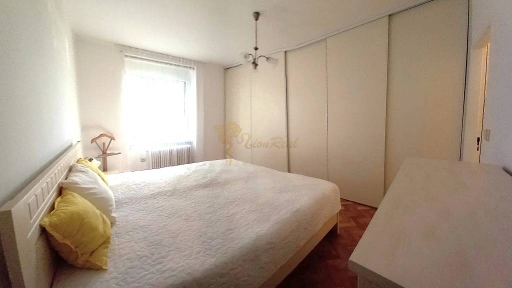 Veľký 2-izb.byt na ul. Ružová dolina, Ružinov, tehlový dom - 2