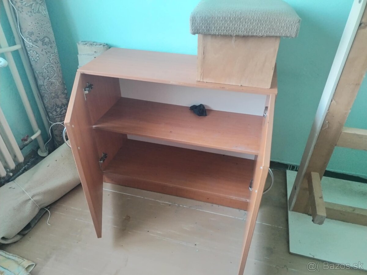 botnik / skrinka - 2