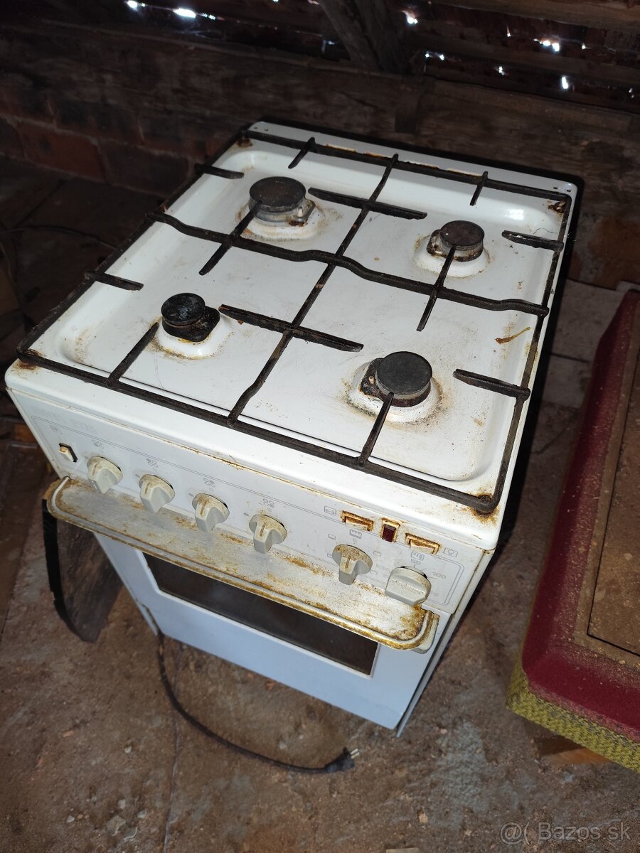 Darujem sporák Mora - 2