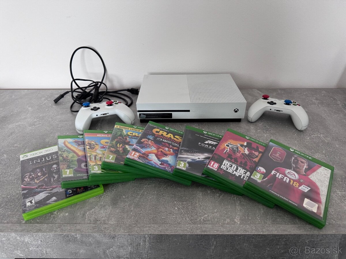 Xbox One S 1TB + Hry + 2 ovládače - 2