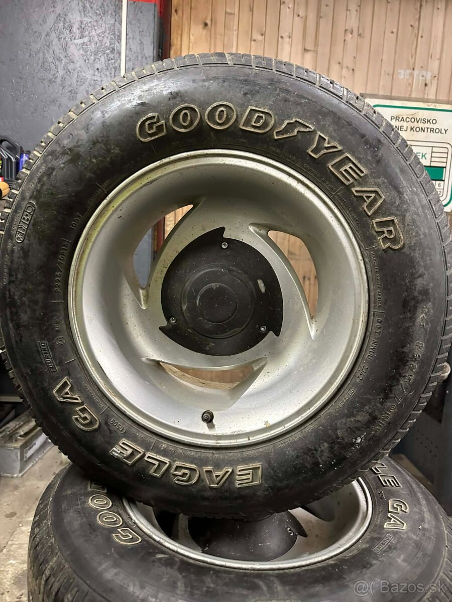 Suzuki Samurai, Vitara R 15 - 2