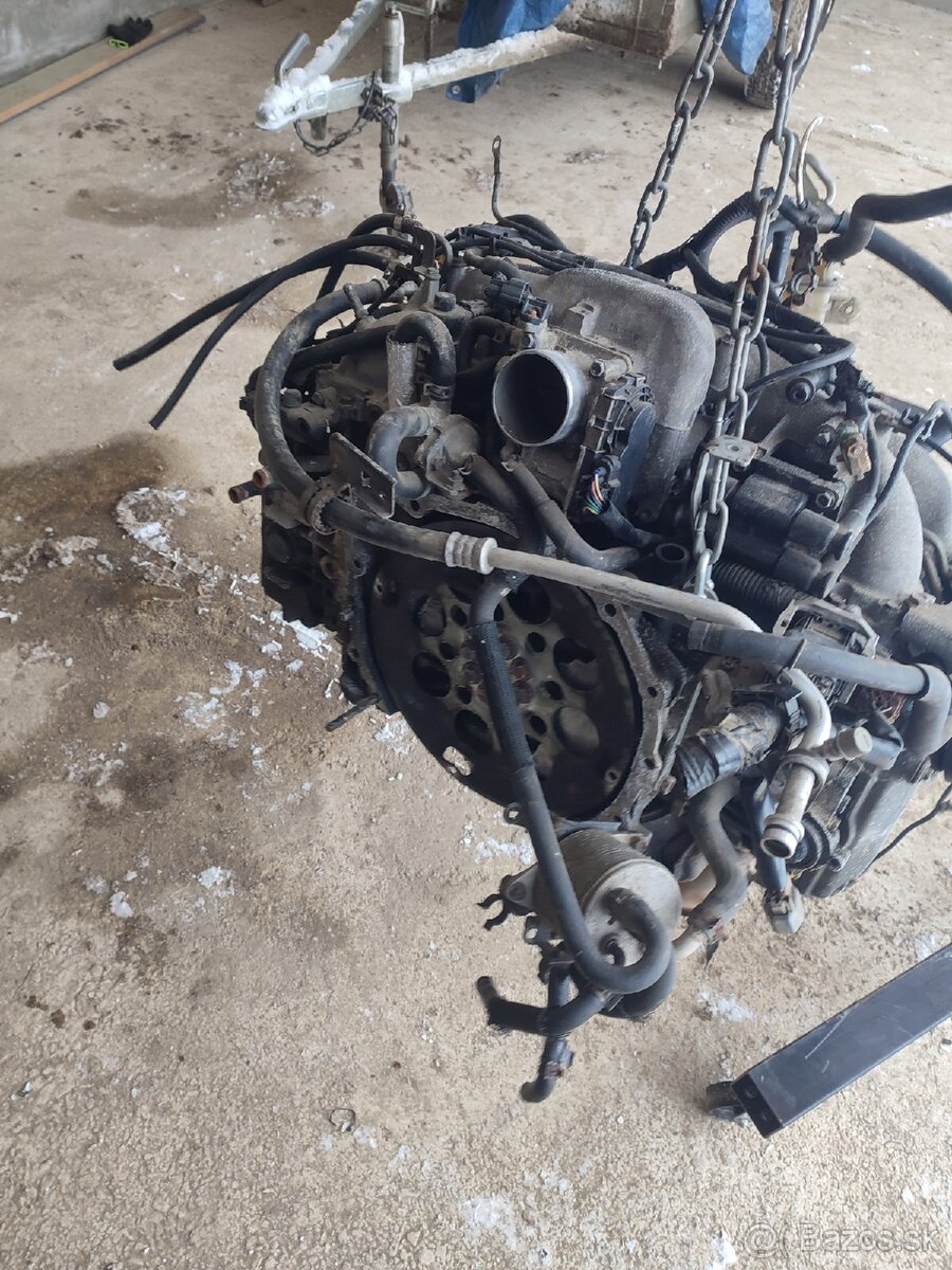 2.5 benzín 121kw EJ25 - 2