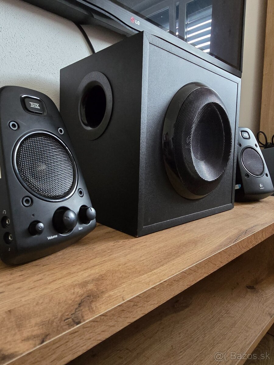 Logitech Speaker System Z623 200W RMS - 2