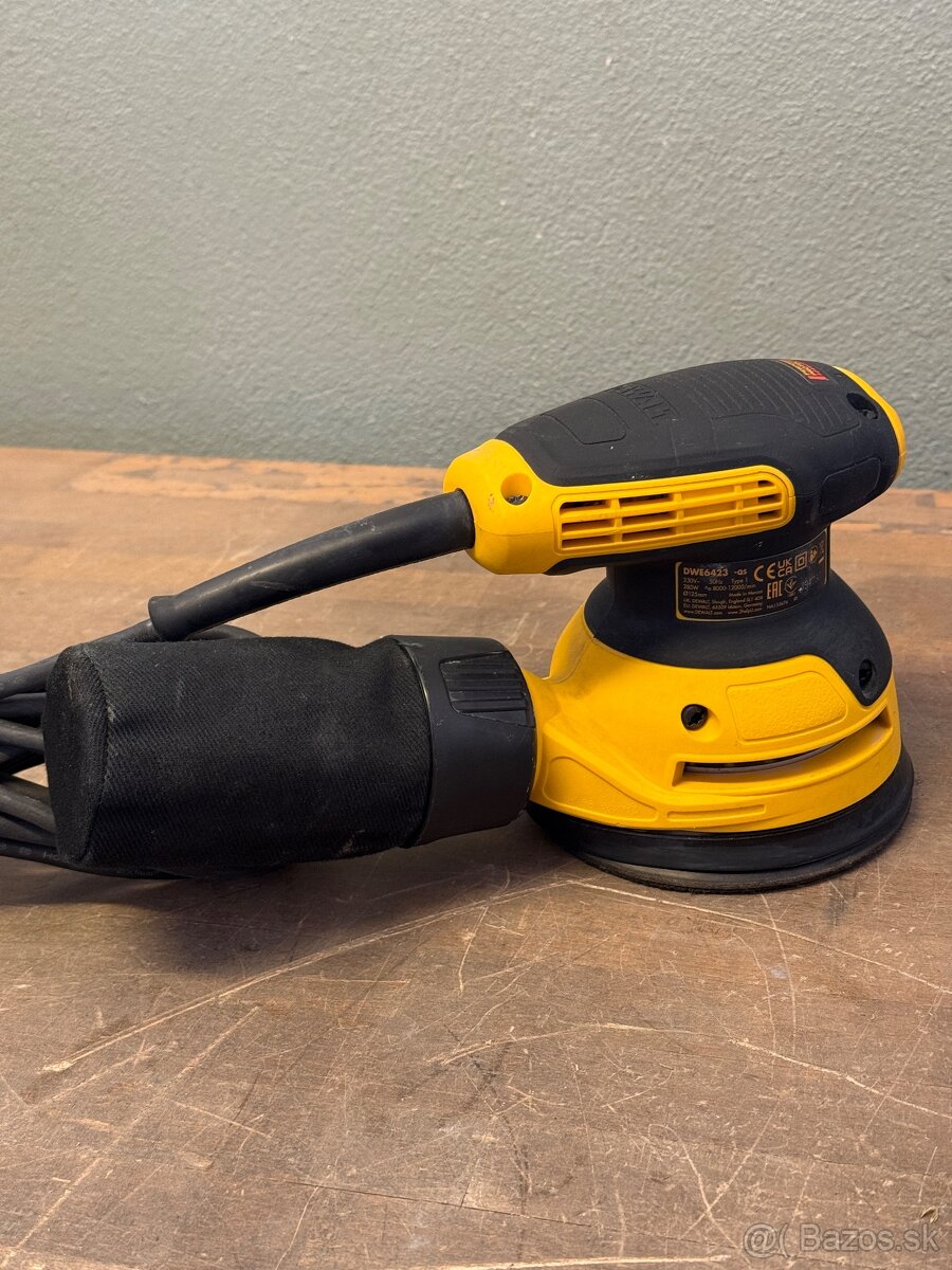 Excentrická brúska Dewalt - 2