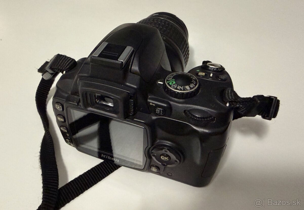 predam nikon d40 nikkor 18-55 1:3,5-5,6 nikkor 35mm 1:1,8 - 2