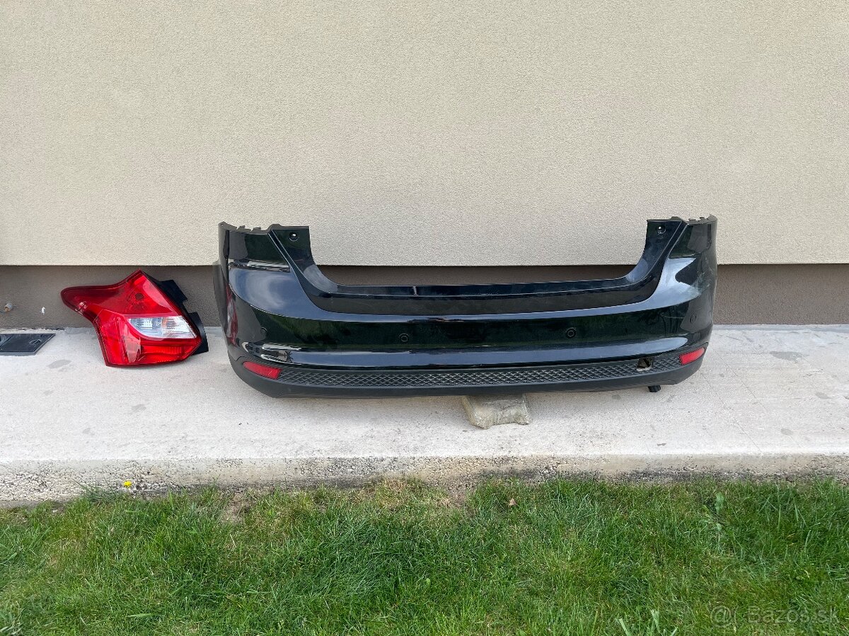 Zadný nárazník Ford Focus MK3 hatchback - 2