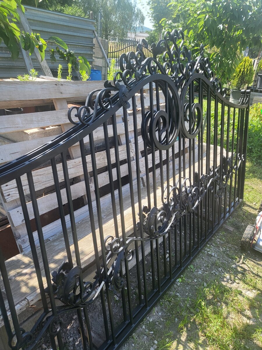 Ozdobná kovaná dvojbrána - 2