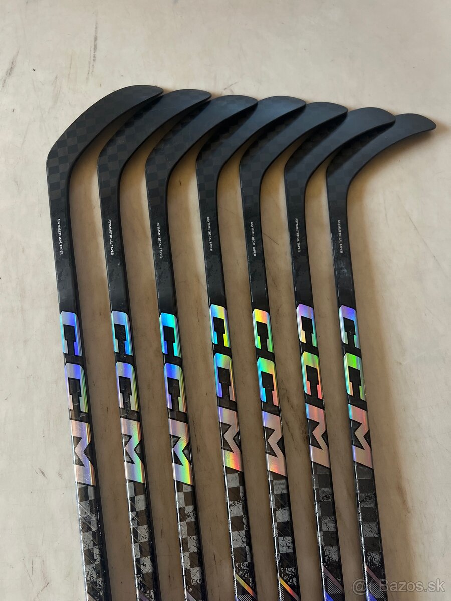 Predám hokejky CCM Trigger 9K INT - 2
