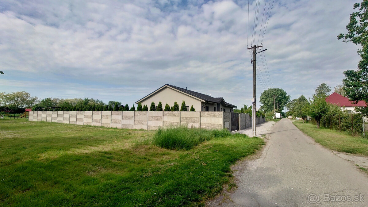 Rožný stavebný pozemok s ideálnou orientáciou - 2