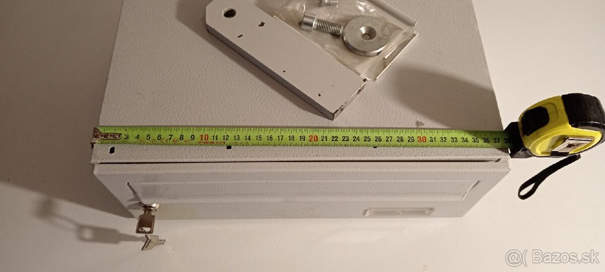 POŠTOVÁ SCHRÁNKA do muru - 2