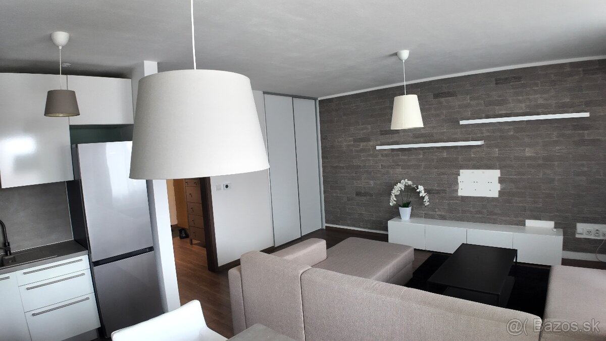 Krásny 3izb byt so zariadením a vlastným parkovaním - 2