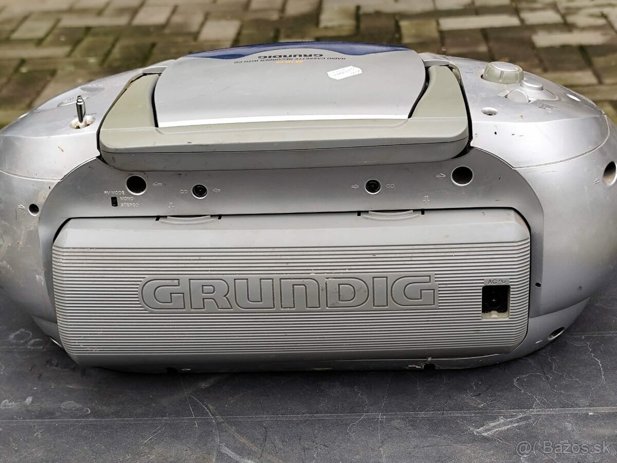 rádiomagnetofón Grundig - 2