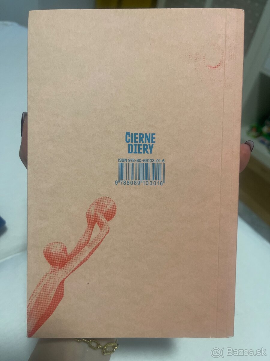 Sochy Trenčína Hlava V - Čierne diery - 2