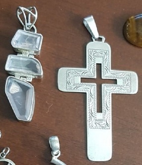 jantár, striebro, prívesky,.... - 2