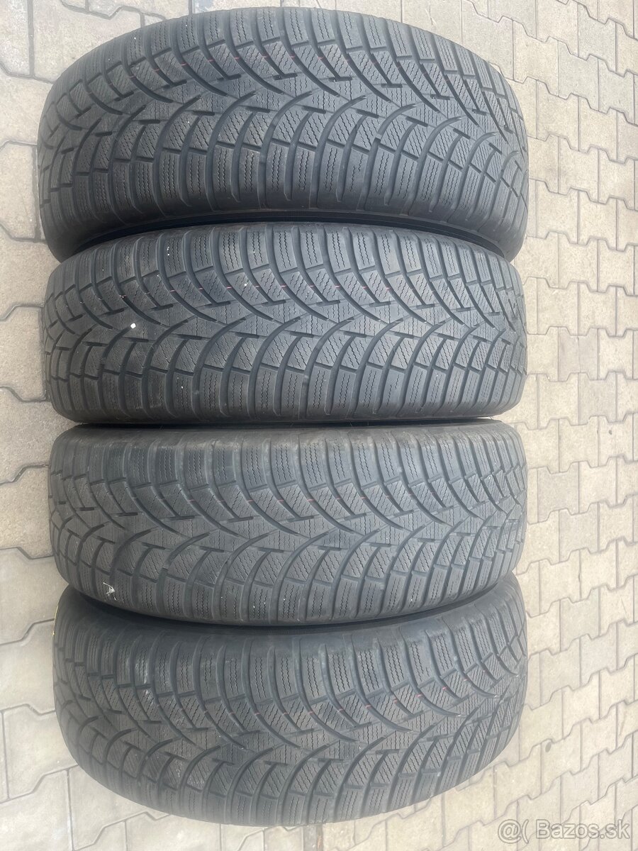 215/65R17 Toyo zimne - 2