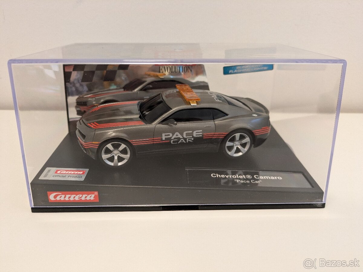Autíčka na autodráhu Carrera Evolution/D132 - 2
