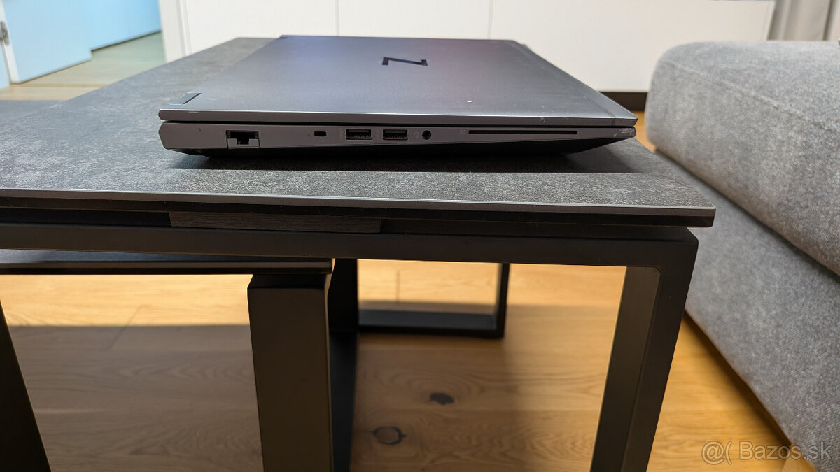 HP Zbook Zbook Fury 15,6", Core i7 10850H, 32GBRAM, 512GBSS - 2