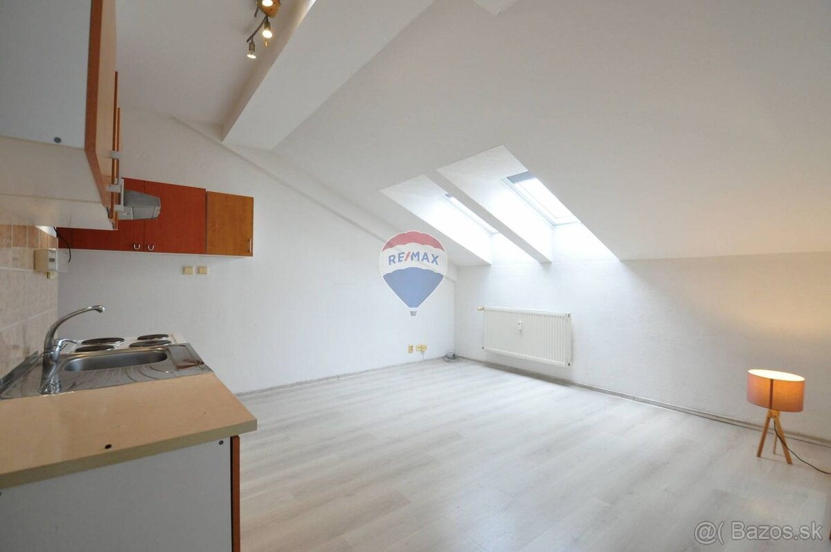 REZERVOVANÉ PREDAJ, 2-izbový podkrovný byt v Poprade, Ul - 2