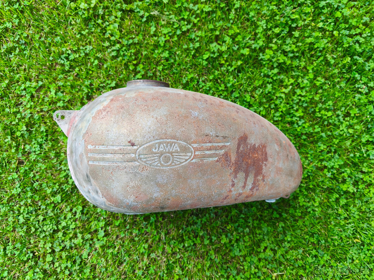 Jawa 250, 350 Kývačka, Panelka - nádrž - pěkná - 2